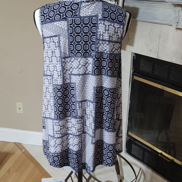 🛍️Sleeveless scoop neck top - Picture 5 of 6